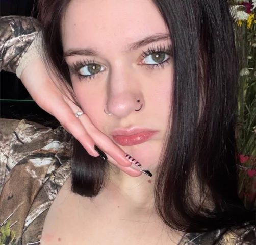 Photo of model @lilyhasasecret
