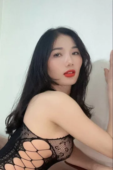 Photo of model @linhlee