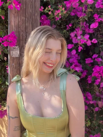 Photo of model @lit1le_kitty_free