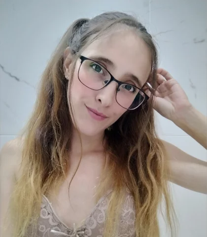 Photo of model @littlelollyxxx