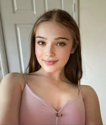 Photo of model @livyjade_college