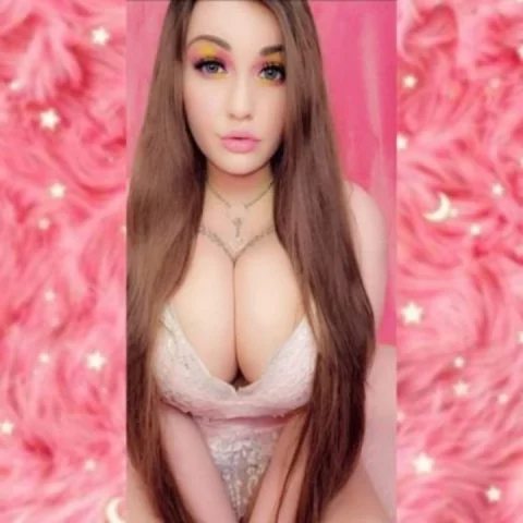 Photo of model @lizzie_lust