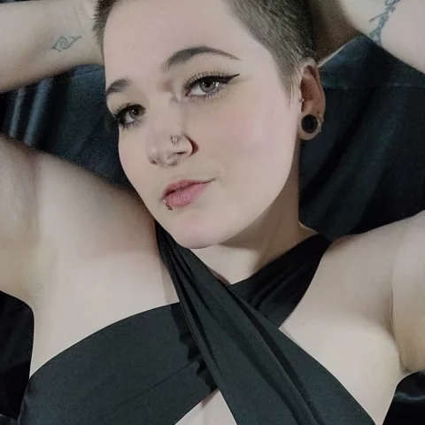 Photo of model @lovelylittlelylah