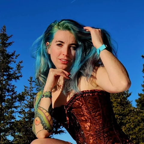 Photo of model @lovilyn24