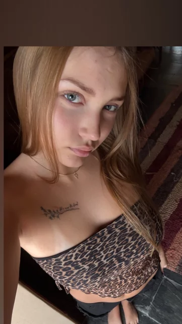 Photo of model @lowkeyvictoria