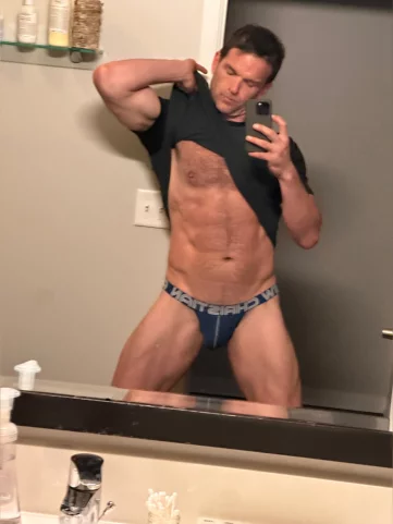 Photo of model @luckyfit777
