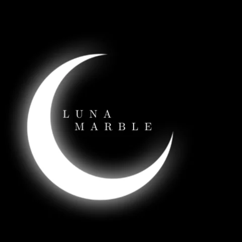 Photo of model @luna_marble