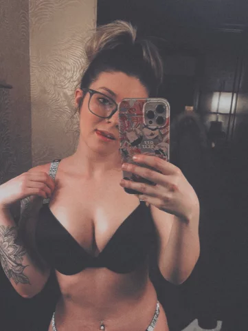 Photo of model @lunamoonlewds