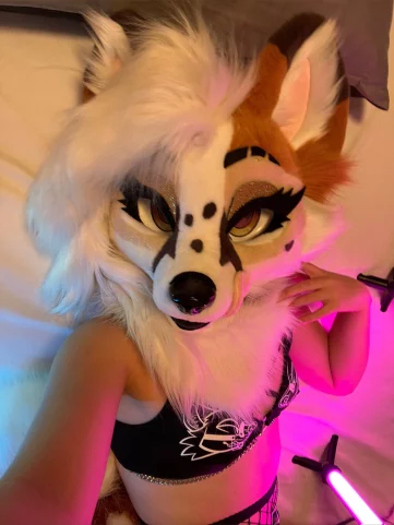Photo of model @lunarifox