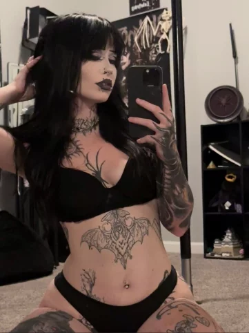 Photo of model @machine_mommy
