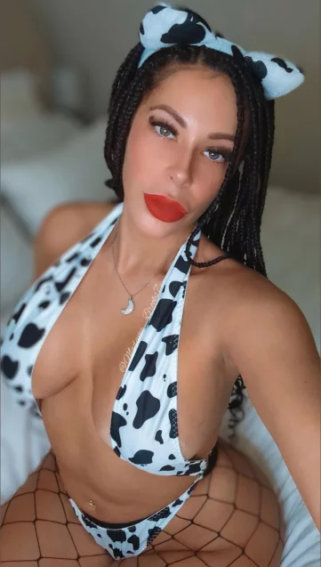 Photo of model @madame_brooks7