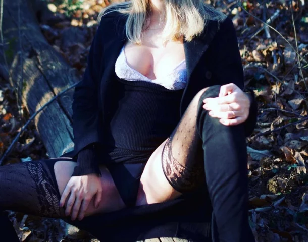 Photo of model @magicmintcouple