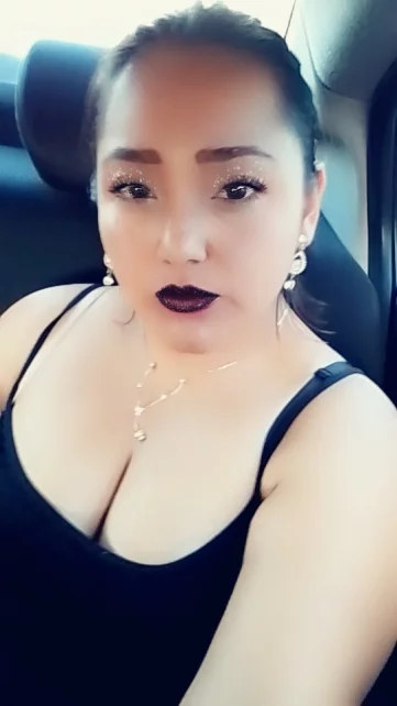 Photo of model @mamasitahot
