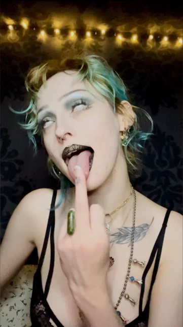 Photo of model @manicpixienightmarenymph