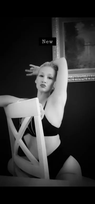 Photo of model @marilynox23