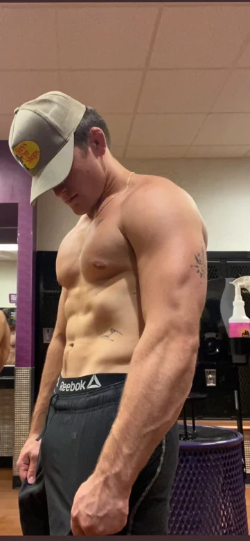 Photo of model @mastercolton