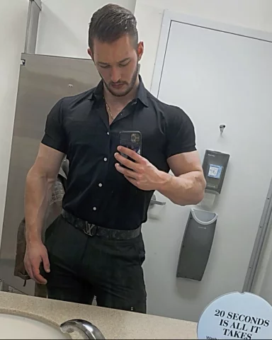 Photo of model @maxkfitfree