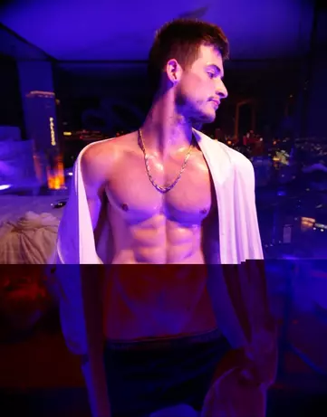 Photo of model @maxpriceofficial