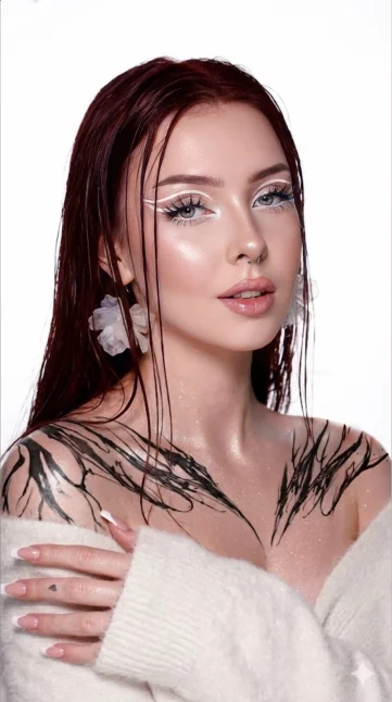 Photo of model @medisiren