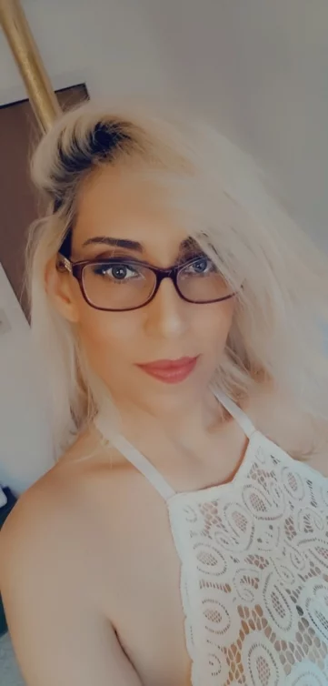 Photo of model @meowmeow10k