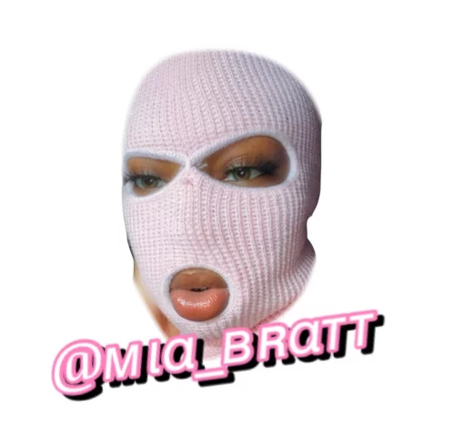 Photo of model @mia_bratt