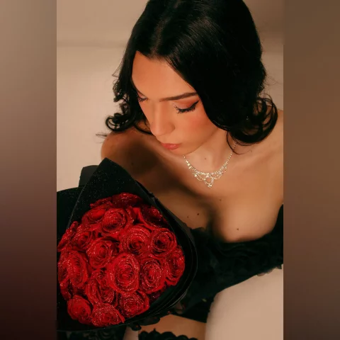Photo of model @mia_mtnz01