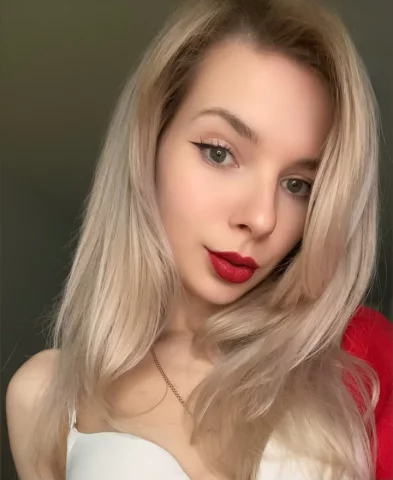 Photo of model @miahollis2