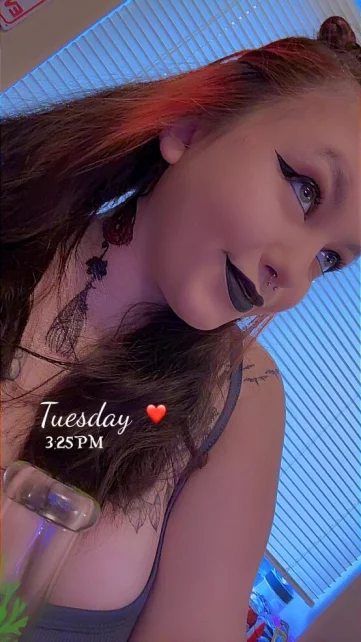 Photo of model @mickayla965