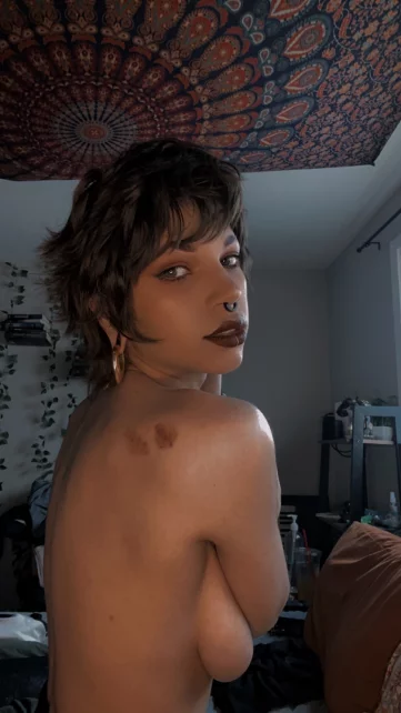 Photo of model @mickeyrose