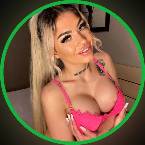 Photo of model @midnightdesiree