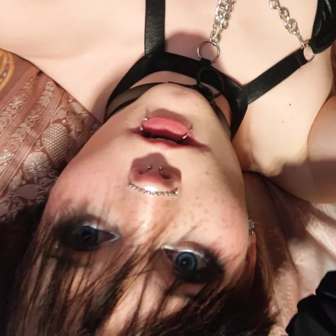 Photo of model @milkymagpie