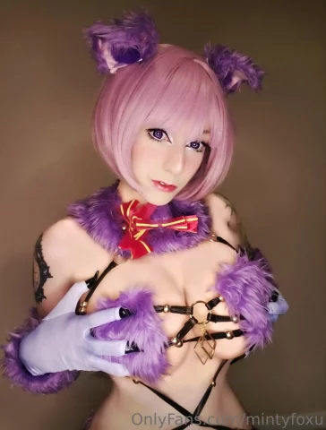 Photo of model @mintyfoxu