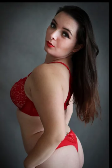 Photo of model @missmilf1996