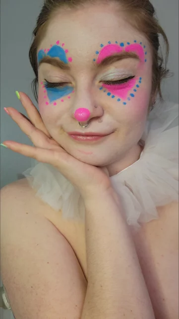 Photo of model @misspeachybun