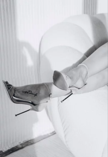 Photo of model @mistress_katrine