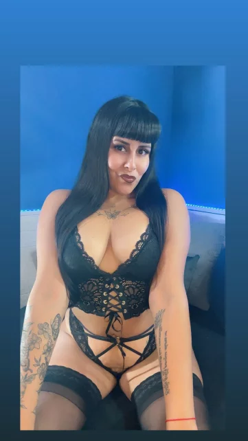 Photo of model @mistress_latina