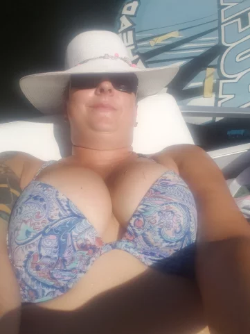 Photo of model @mistressmamacita