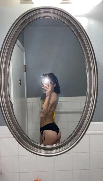 Photo of model @mollymace