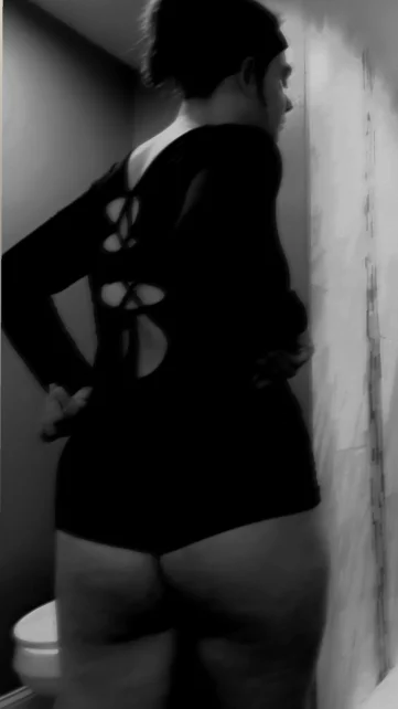 Photo of model @mommyxbunny
