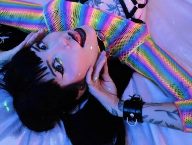 Photo of model @moon-kitten