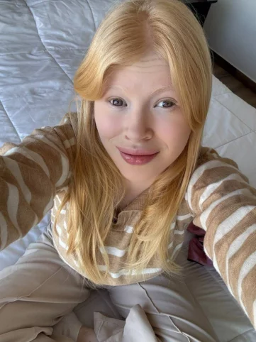 Photo of model @moonelle
