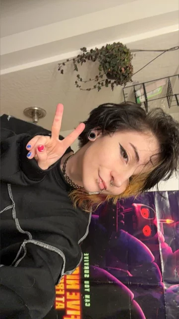 Photo of model @mothmans_favorite_lamp
