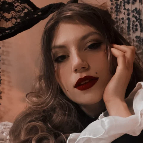 Photo of model @mousiexox