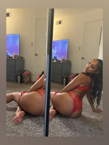 Photo of model @ms.trixxiee