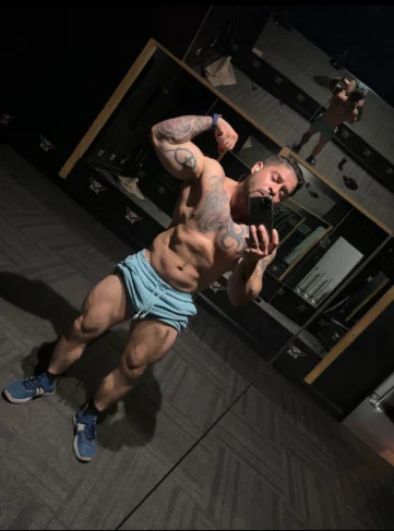 Photo of model @musclepapi69