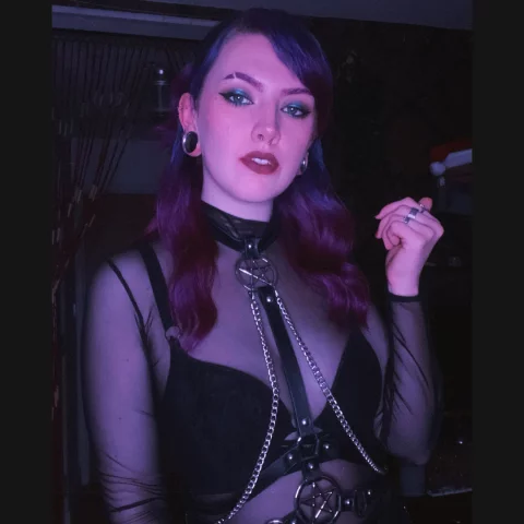 Photo of model @mystik_minx