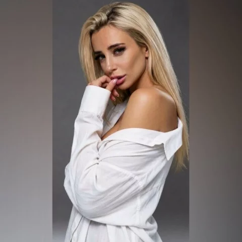 Photo of model @naughty-jess