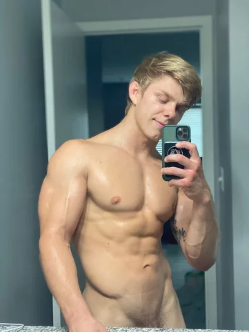 Photo of model @naughtynickkk
