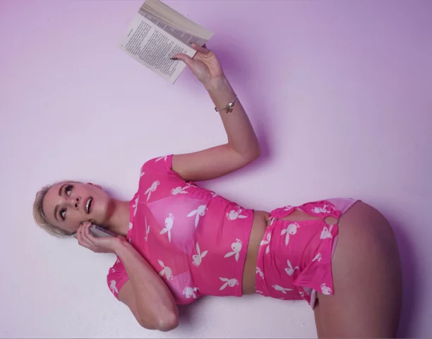 Photo of model @navycanread