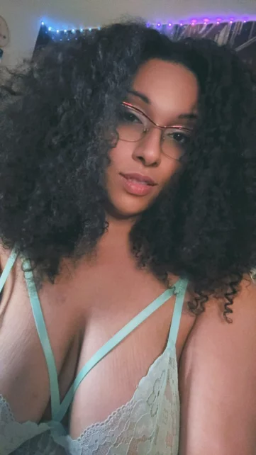 Photo of model @nerdyamazon